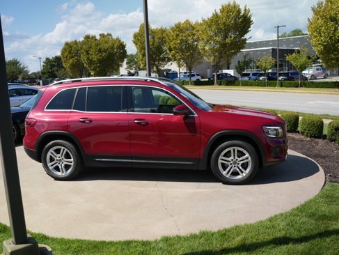 Certified 2021 Mercedes-Benz GLB 250 4MATIC w/ Premium Package image 9