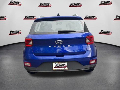 Used 2022 Hyundai Venue SEL w/ Cargo Package image 6