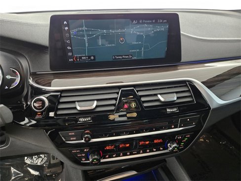 Used 2018 BMW M550i xDrive image 22