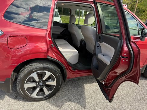 Used 2017 Subaru Forester 2.5i Premium w/ All-Weather Package image 13