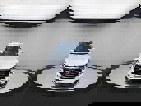 Used 2023 GMC Terrain SLE w/ Driver Convenience Package image 3
