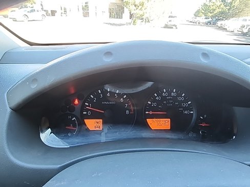 Used 2021 Nissan Frontier SV w/ Midnight Edition Floor Mats image 18