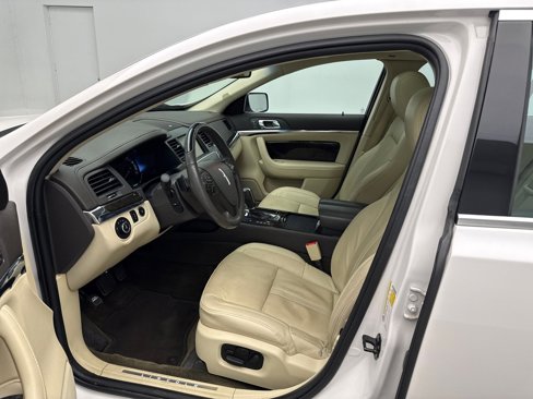 Used 2014 Lincoln MKS AWD w/ Equipment Group 201A image 5