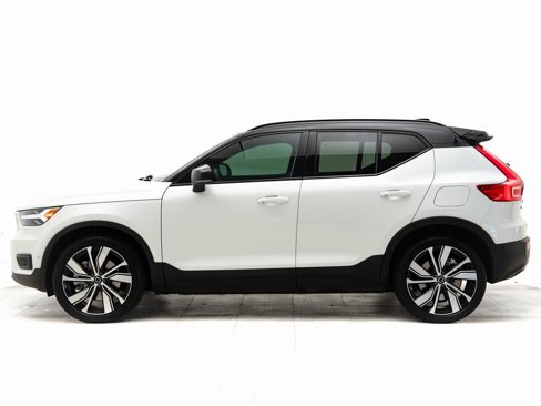 Used 2022 Volvo XC40 P8 Recharge Plus image 30
