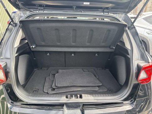 Used 2021 Hyundai Venue SE image 6