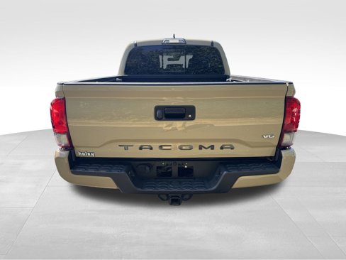 Used 2018 Toyota Tacoma TRD Sport image 26