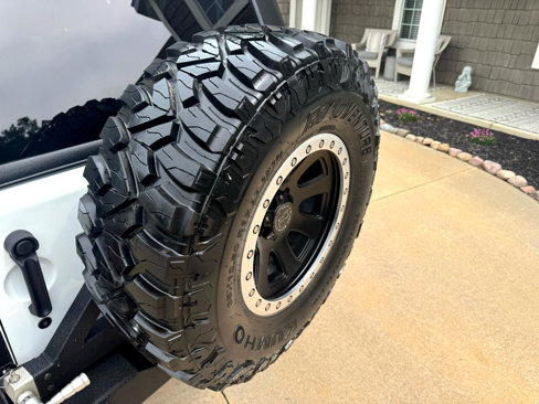 Used 2017 Jeep Wrangler Rubicon w/ Power Convenience Group image 37