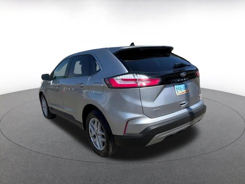 Used 2022 Ford Edge SEL image 11