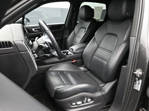 Certified 2020 Porsche Cayenne E-Hybrid w/ Premium Plus Package image 5