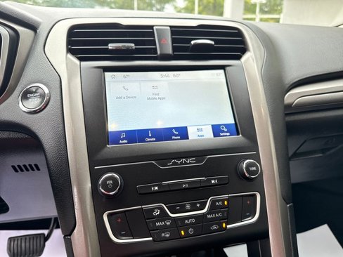 Used 2019 Ford Fusion SE image 22