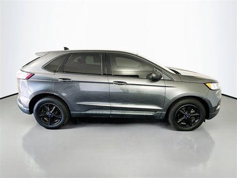 Used 2019 Ford Edge SE image 8