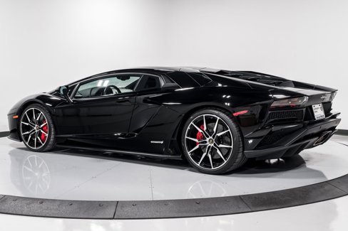 Used 2017 Lamborghini Aventador S image 5