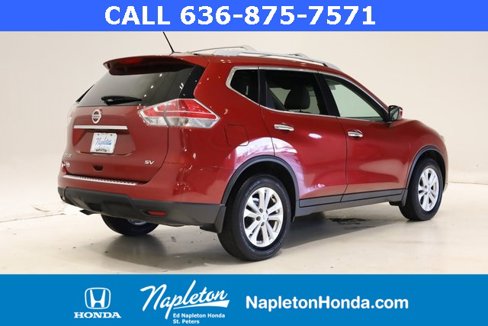 Used 2016 Nissan Rogue SV w/ SV Moonroof Package image 4