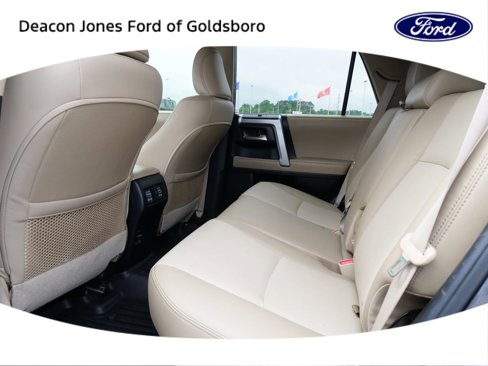 Used 2018 Toyota 4Runner 4WD image 13