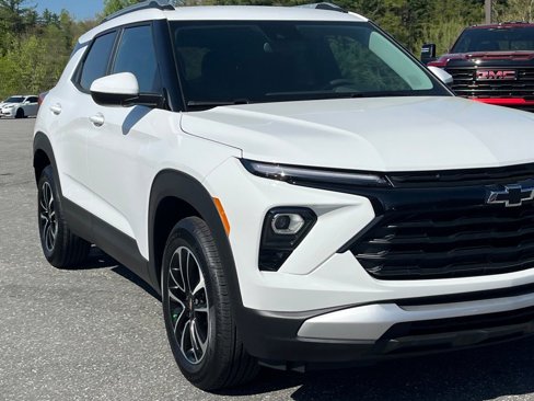 New 2025 Chevrolet TrailBlazer LT w/ LPO, Blackout Package image 35