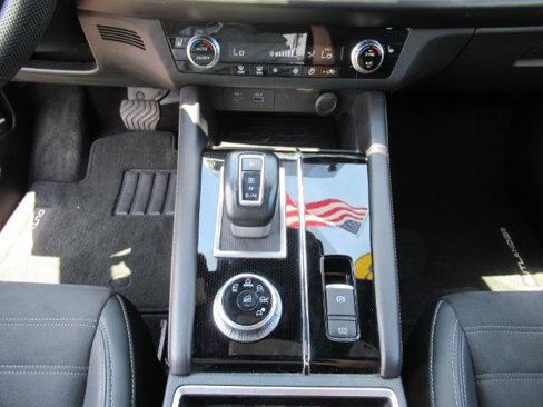 Used 2023 Mitsubishi Outlander SE image 23