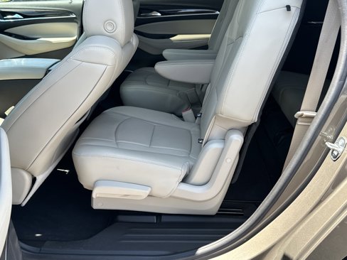 Used 2020 Buick Enclave Essence w/ LPO, Luxury Package image 21