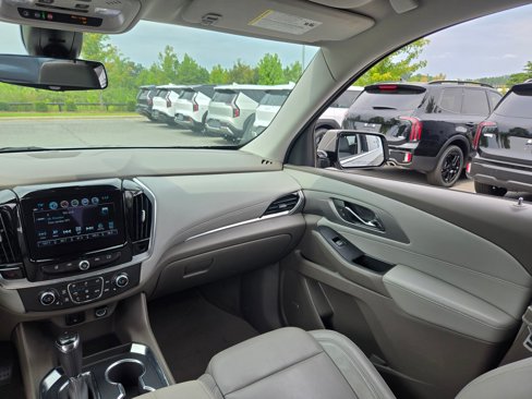Used 2019 Chevrolet Traverse LT w/ LT Premium Package image 11