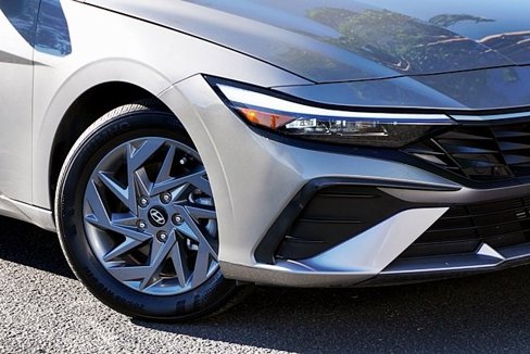 Certified 2024 Hyundai Elantra SEL image 4