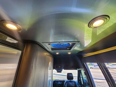 Used 2022 Mercedes-Benz Sprinter 2500 image 29