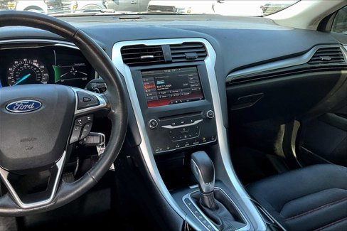 Used 2015 Ford Fusion SE image 6