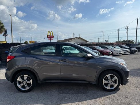 Used 2017 Honda HR-V LX image 4