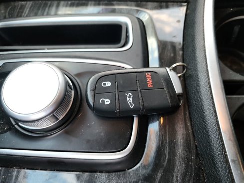 Used 2019 Chrysler 300 Touring w/ Sport Appearance Package image 12