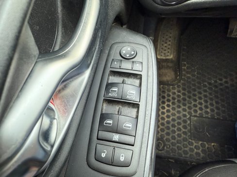 Used 2014 Jeep Cherokee Latitude w/ Comfort/Convenience Group image 14