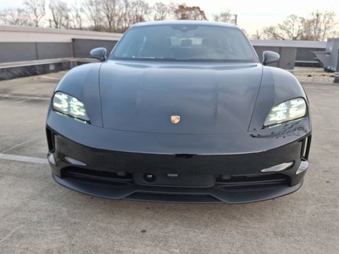 Used 2025 Porsche Taycan image 2