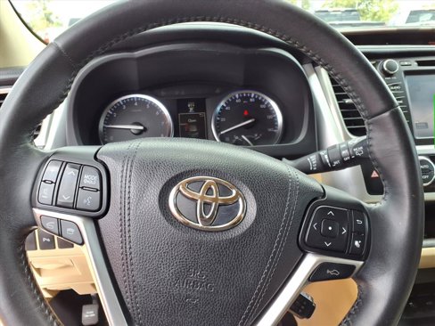 Used 2015 Toyota Highlander Limited image 30