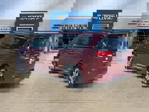Used 2020 Chrysler Pacifica Touring-L image 3