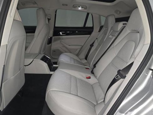 Used 2018 Porsche Panamera 4 w/ Premium Package image 7