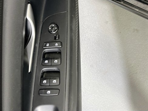 Used 2023 Hyundai Elantra SEL w/ Cargo Package image 17