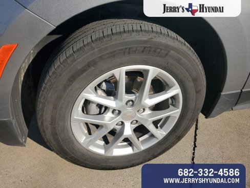 Used 2024 Chevrolet Equinox LT image 2
