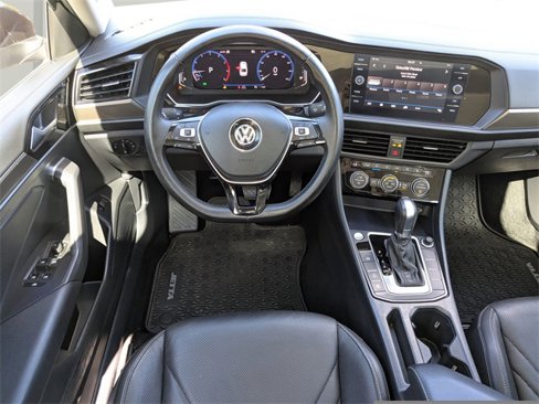 Certified 2019 Volkswagen Jetta SEL Premium image 17