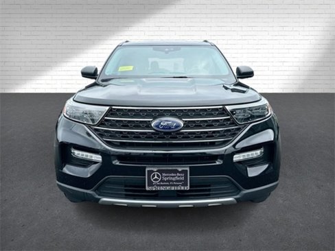 Used 2022 Ford Explorer XLT w/ Equipment Group 202A image 8