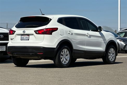 Used 2018 Nissan Rogue Sport S image 5