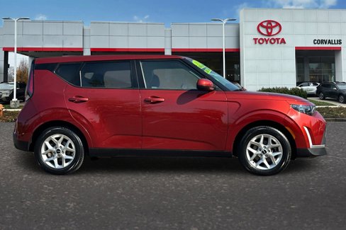 Used 2023 Kia Soul LX w/ LX Technology Package image 3