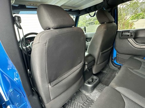 Used 2016 Jeep Wrangler Unlimited Sport image 16