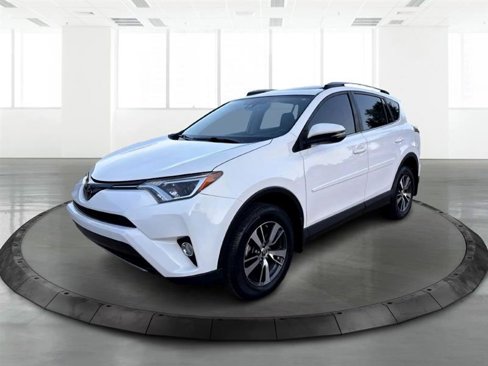 Used 2018 Toyota RAV4 Adventure image 2