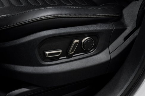 Used 2023 Rivian R1S Adventure image 41