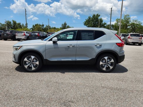 New 2025 Volvo XC40 B5 Core w/ Climate Package image 4