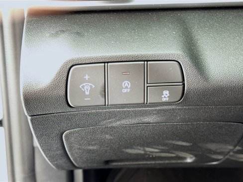 Certified 2025 Hyundai Elantra SE image 10