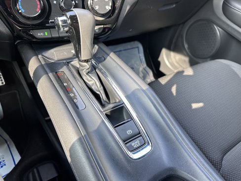 Certified 2022 Honda HR-V Sport image 17