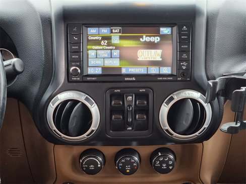 Used 2013 Jeep Wrangler Unlimited Sahara w/ Connectivity Group image 18