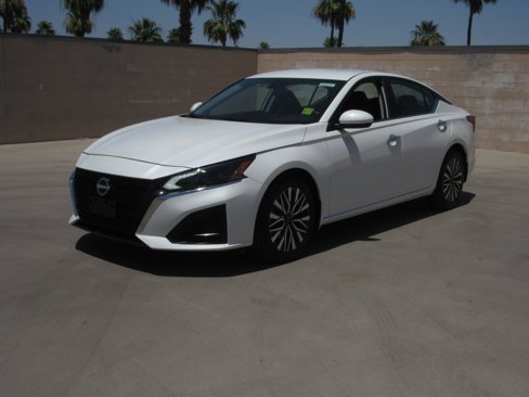 Used 2023 Nissan Altima 2.5 SV image 1