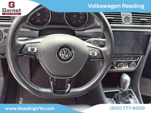 Used 2017 Volkswagen Passat 1.8T R-Line w/ R-Line Lighting Package image 10