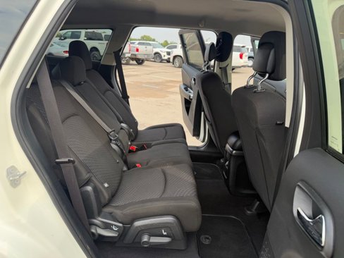 Used 2017 Dodge Journey SE image 19