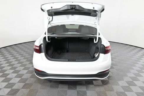Used 2024 Volkswagen Jetta SE image 10