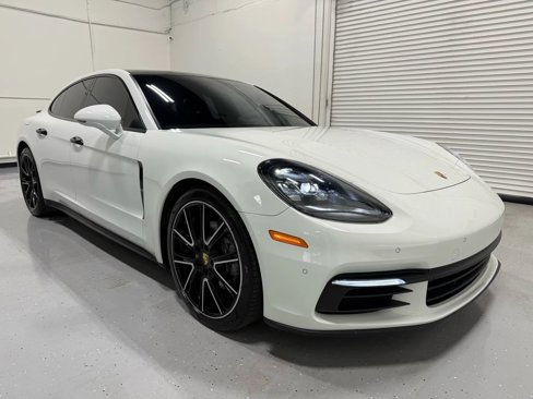 Used 2018 Porsche Panamera image 24